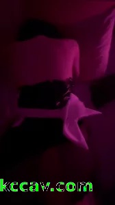 冷白皮大二学生妹跨年夜黑丝做爱