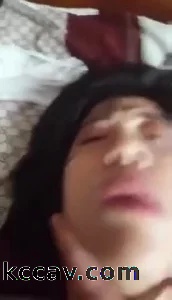 露脸小骚货，淫语不断，强制喷水。