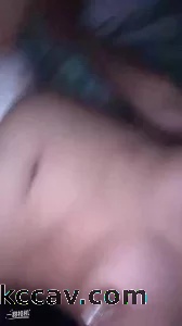 母狗插着玩具睡