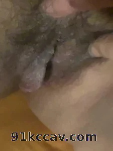三天没洗的白带逼逼有人吃么