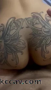 后入纹身妹妹，极品大臀美女
