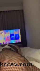 约会健身房教练，蜜桃臀蹲的受不了