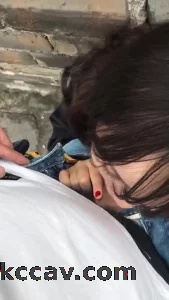 小母狗最喜欢跪着口交