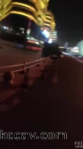 妹子有点M属性 操着的时候发语音叫兄弟过来一起3P 手势和字条验证