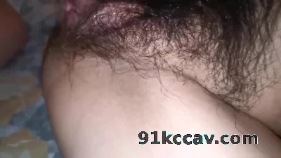 小弟弟找洞