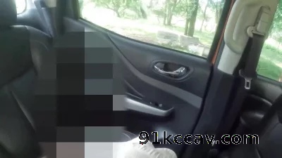 还没到家就忍不住在车上开干了