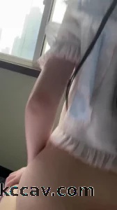 老公不在家 小孩上学 去她家射一发 现在不喜欢戴套了