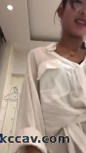 特别有气质的妹子坐在上面使劲摇