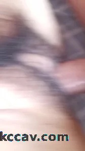 女学生不给拍照，偷干他
