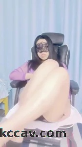大奶熟女道具自慰高潮