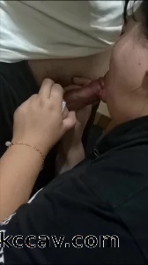 媳妇在饭店吃单男鸡巴