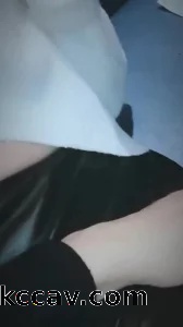 周末ktv和小少妇唱歌直接拉厕所内射