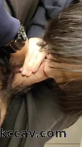 反差大学女友在商场厕所帮我口交