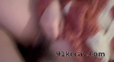 稍微一松懈射进去了，逼逼太漂亮