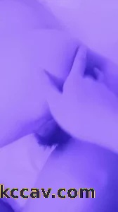 离异少妇，疯狂抠她的嫩逼
