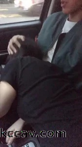 送完孩子想吃肉棒 只好满足她