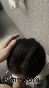 抱着大鸡巴就吃