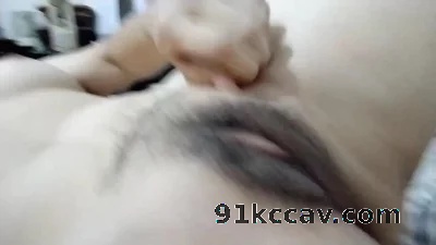 真实骚货在家偷偷自慰