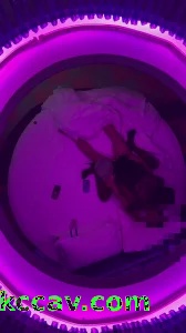 少妇不远千里偷情小伙