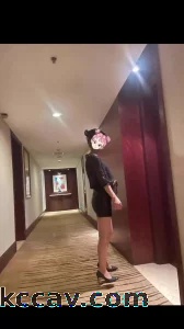 酒店约操同事床上一只马操的叫的骚的一批