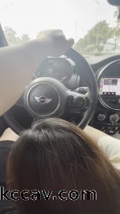 路上一边开车反差母狗一边口交会不会被路人碰见