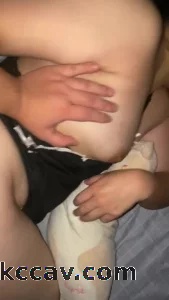 03年翘臀学生妹