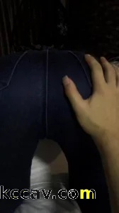 牛仔裤肥臀母狗
