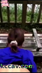 良家大姐，老公出差了，在家寂寞的很，约我出去遛弯，公园里没人果断后入