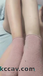 好久不见的小表妹给我用脚搓肉棒