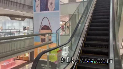 在商场咖啡馆远程性高潮
