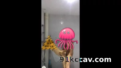 厕所后入骚妻，舔逼，微露脸能看出来吗