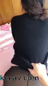 看着媳妇被单男满足