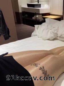 终极骚母狗油亮丝袜调教