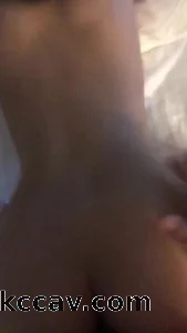 爱劈腿的母狗
