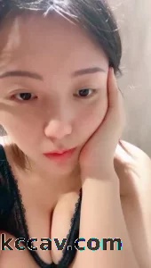 清纯且可爱，一对吊钟乳，和男友在酒店把玩双峰，无套多姿势爆插