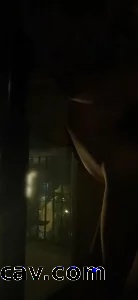 阳台后入，打开门居然有人走过，不知道有没有被看到