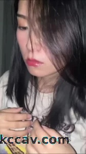 惊险又刺激！调教大二学妹挑战在楼道里打炮 路人经过差点被发现