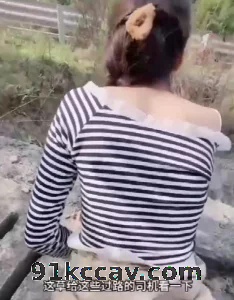 高速公路旁做爱 给路过司机看