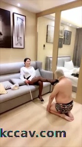 黑丝女王坐脸羞辱调教贱奴