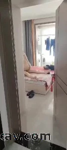 女友跟她男友在房里