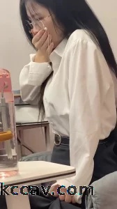 工作中塞一颗给她刺激下