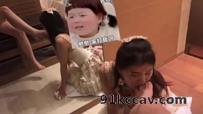 反差小lo娘调教舔脚日志