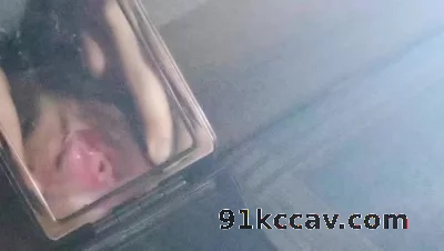 楚楚的小穴一张一合