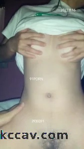 妹子摸奶实拍