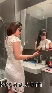 浴缸里的丰乳肥臀