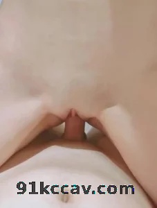 享受女友的嫩穴