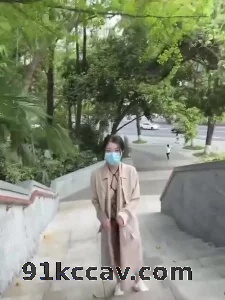 刚认识的爆乳少妇捆绑公园露出