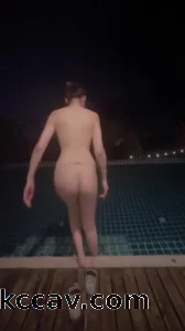 骚逼老婆的户外3p和露出