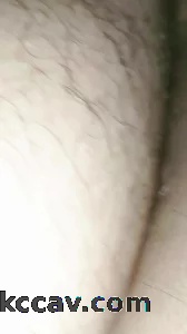 大奶少妇出租屋趴窗户边草给别人看