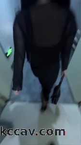 E奶黑色蕾丝裙姐姐线下见面